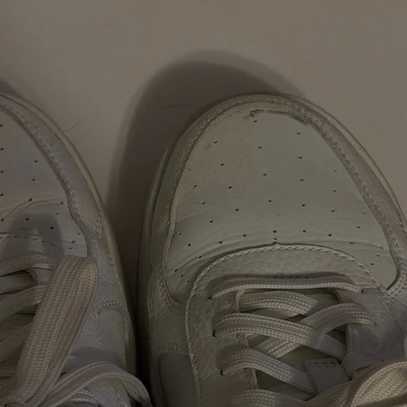 ALO Yoga White Athletic Shoes - Picture 5 of 5